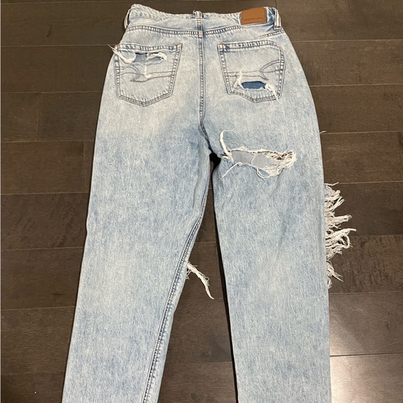 American Eagle Outfitters Light Blue Distressed Straight Leg Jeans - Picture 4 of 4